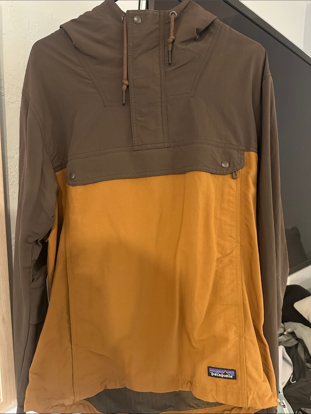 Patagonia Two-Tone Brown and Mustard Hooded Windbreaker Pullover